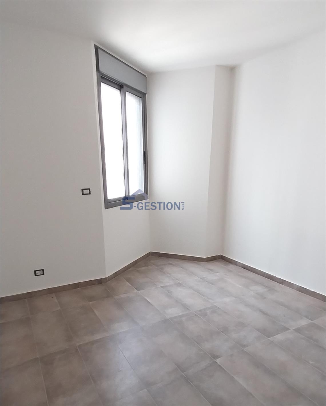 Appartement à V Sold external