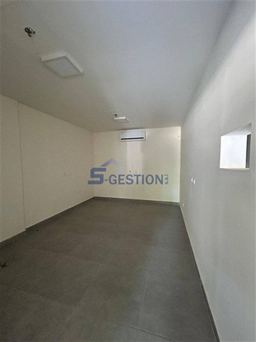 Shop Commercial Premises For Rent