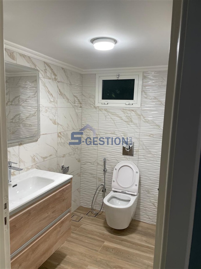 Appartement à Louer à Court Terme