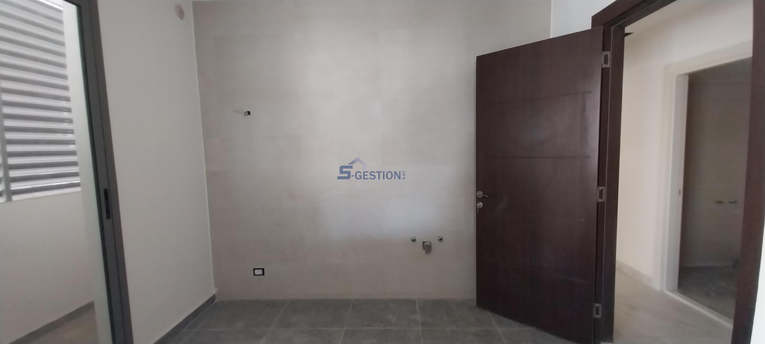Appartement à V Sold external