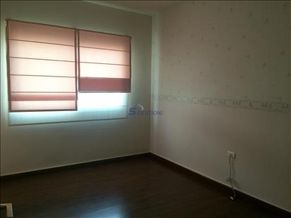 Appartement à V Rented external